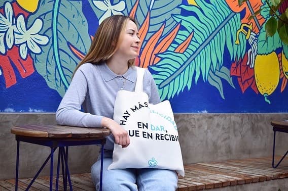 Caja de mercado abierta · mensaje navideño