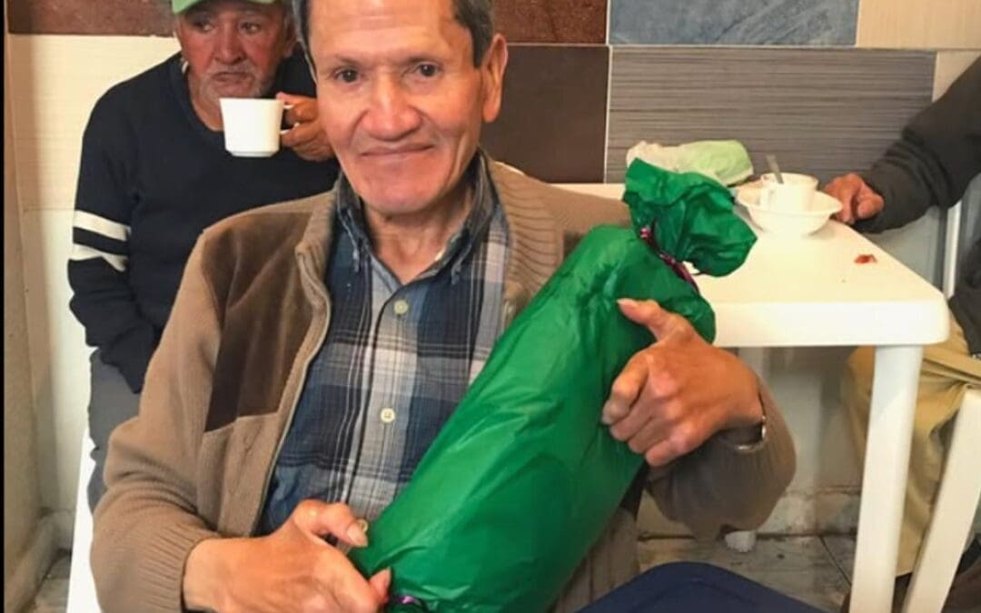Navidad con Sentido: Regalos, Compañía y Esperanza para Nuestros Mayores